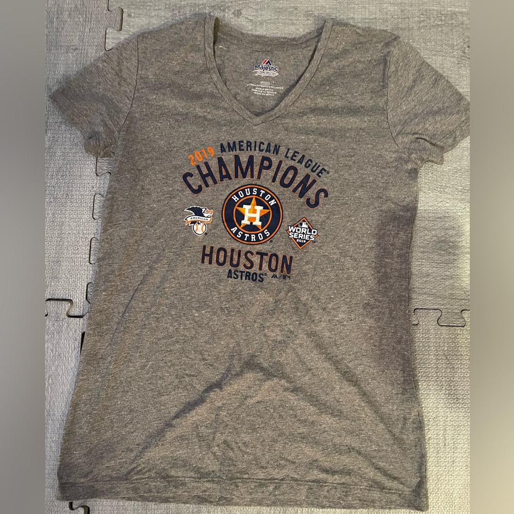 Houston Astros 2019 Majestic American League Champions shirt. Women’s Small.
